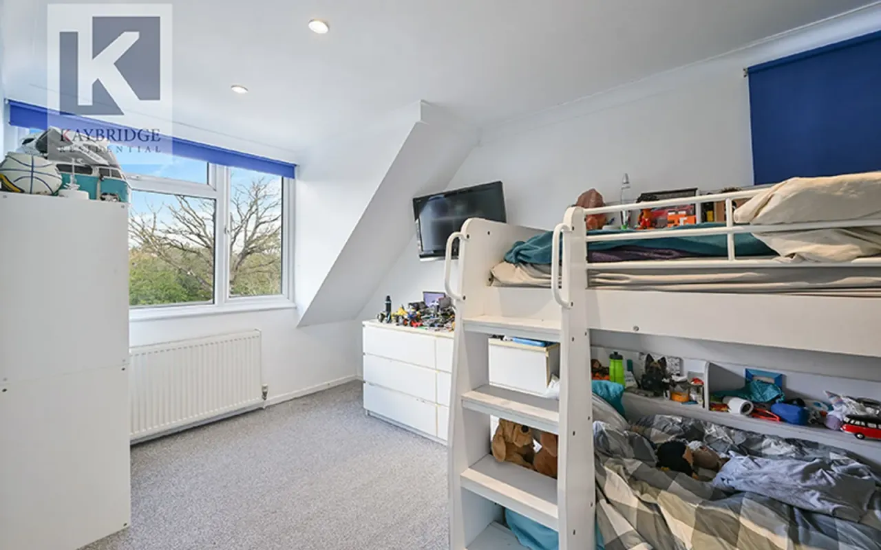 Iris Road, West Ewell, KT19, photo 11