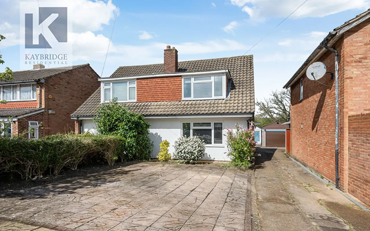 3 bed house for sale — Iris Road, West Ewell, KT19