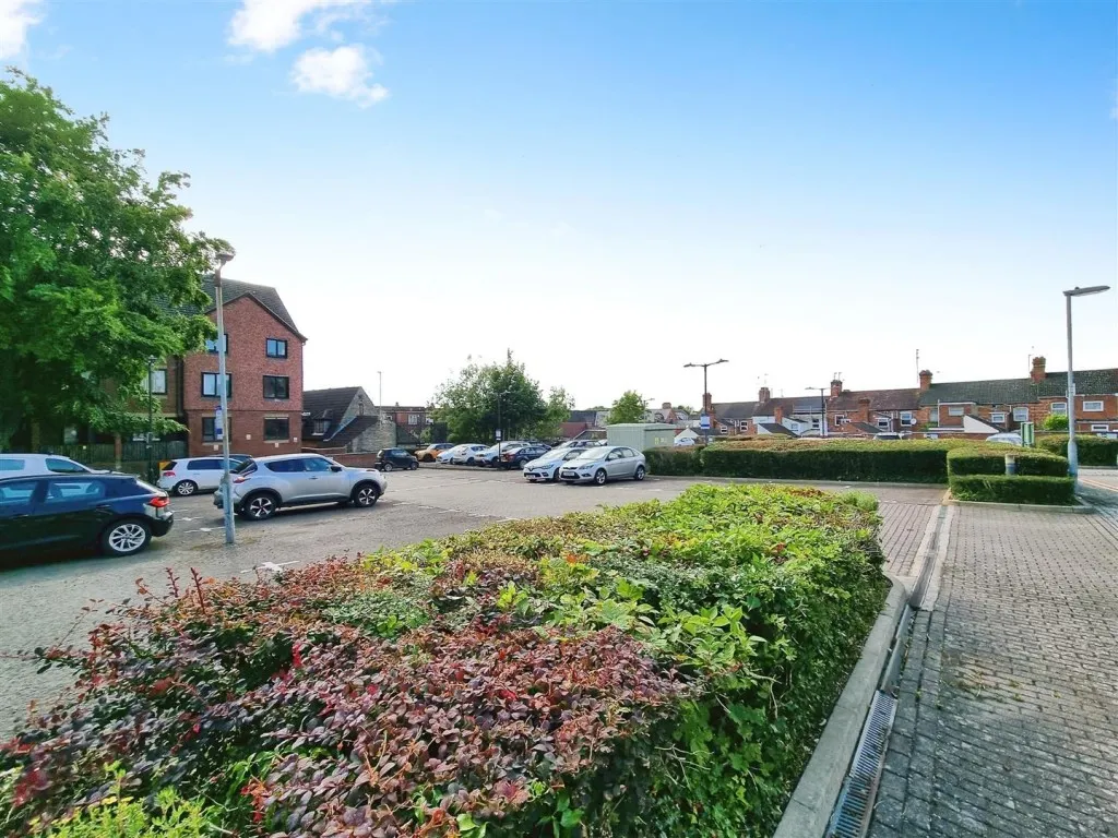 Denbeigh House, Rectory Road, Rushden, photo 6