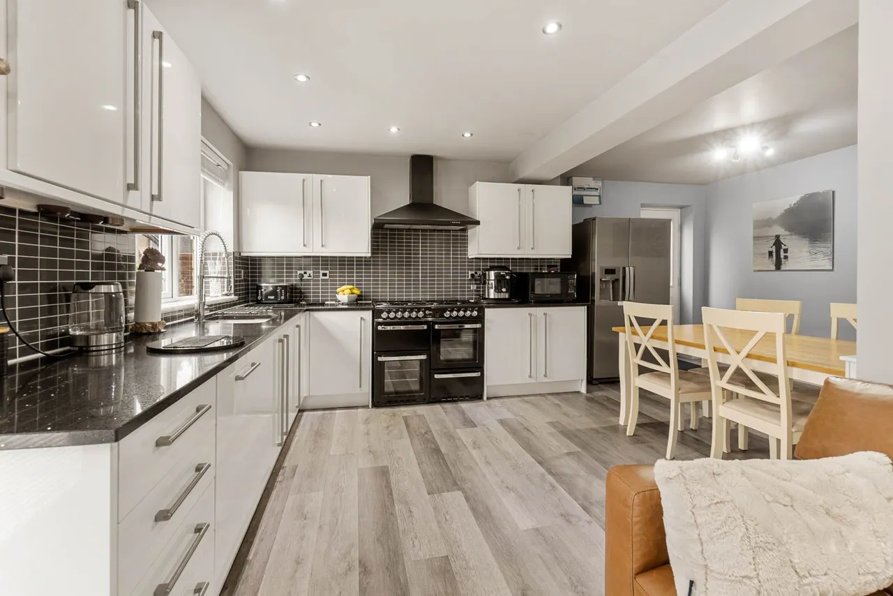 Westminster Road, HX3, photo 4