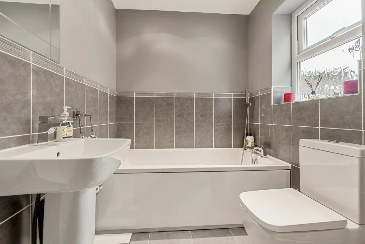 Westminster Road, HX3, photo 27