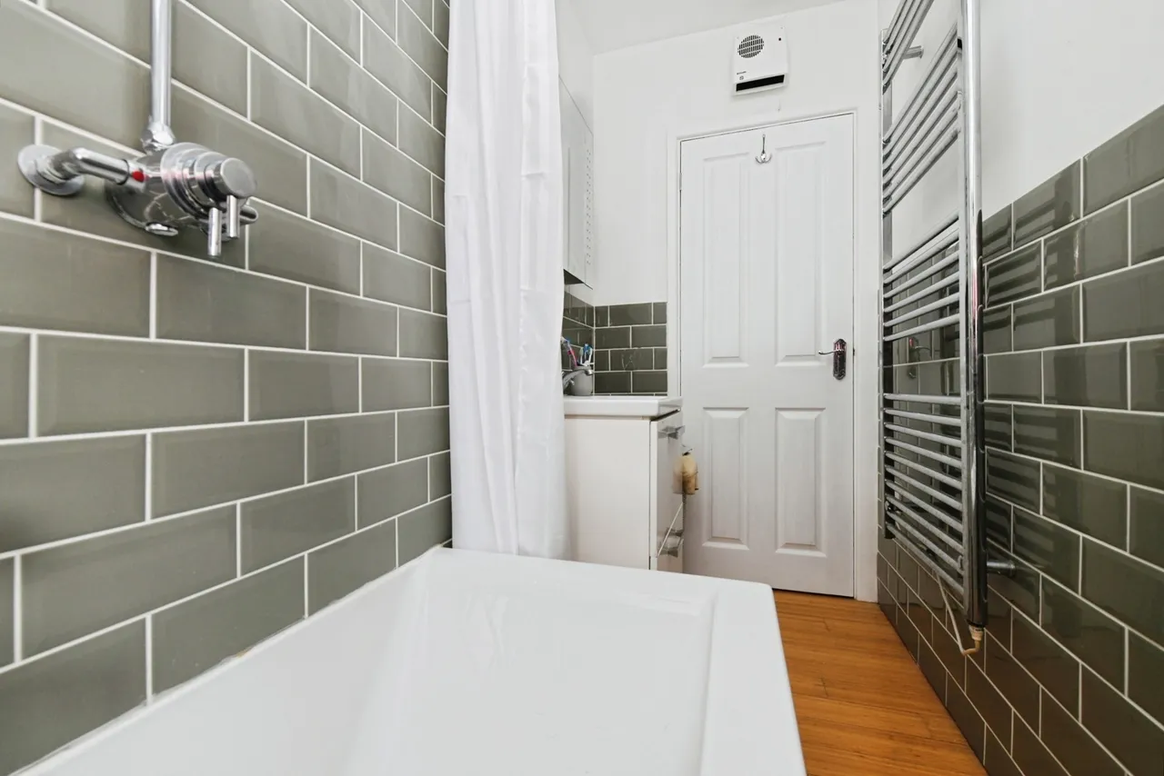 Blenheim Drive, Colchester, Essex, CO2, photo 16