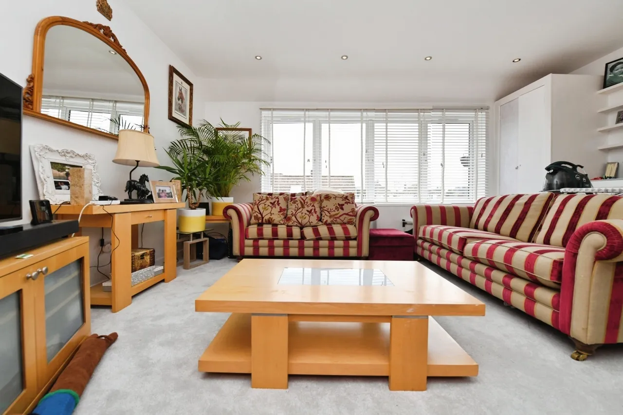 Blenheim Drive, Colchester, Essex, CO2, photo 18