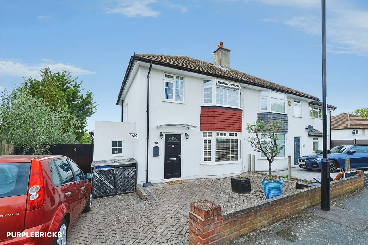 3 bed house for sale, Badgers Croft, London, SE9