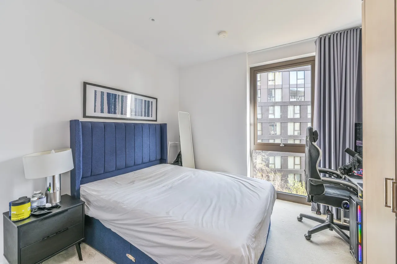 Apartment F52 Legacy Building, Embassy Gardens, London, photo 7