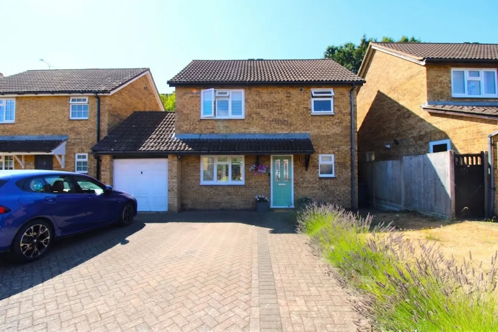 Petworth Close, Stevenage, photo 4