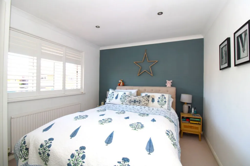 Petworth Close, Stevenage, photo 3