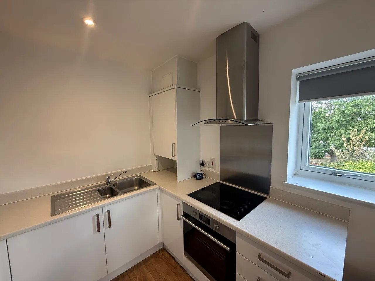 Bowes Road, London, N11, photo 6