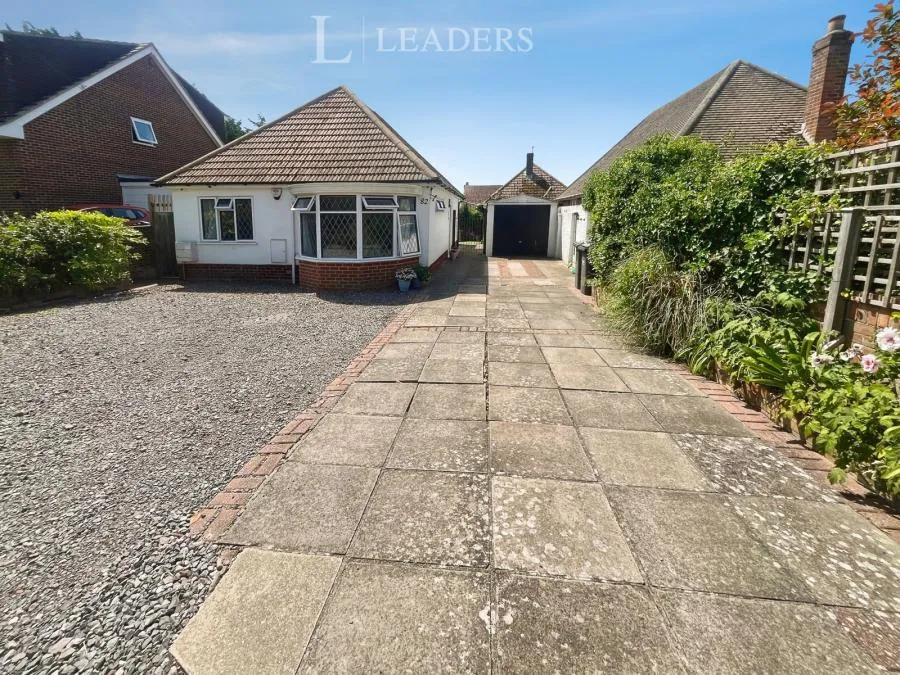 2 bed house for sale, Sandy Point Road, Hayling Island, PO11