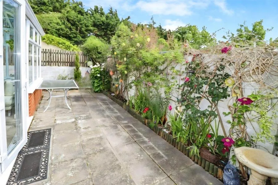 Sandy Point Road, Hayling Island, PO11, photo 6