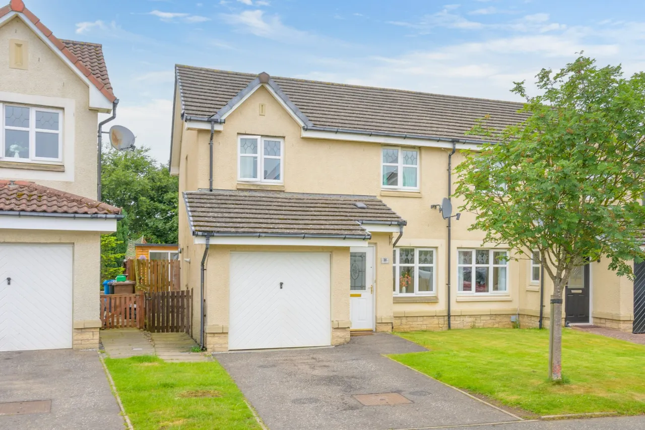3 bed house for sale — Peasehill Road, Rosyth, KY11 2GB