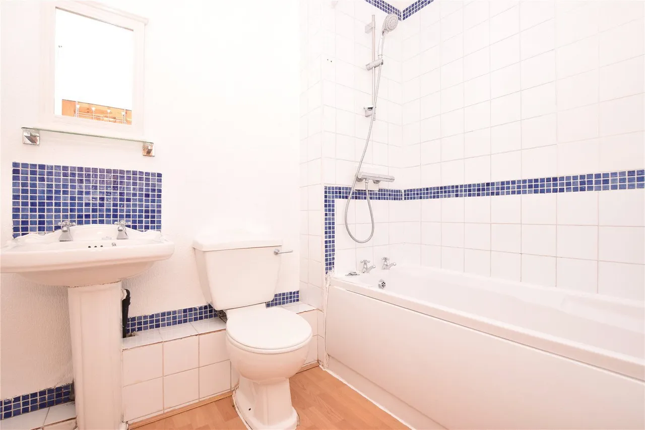 Sandhill Court, Leeds, LS17, photo 5