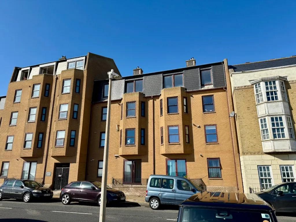 2 bed flat for sale, The Marina, Deal, CT14