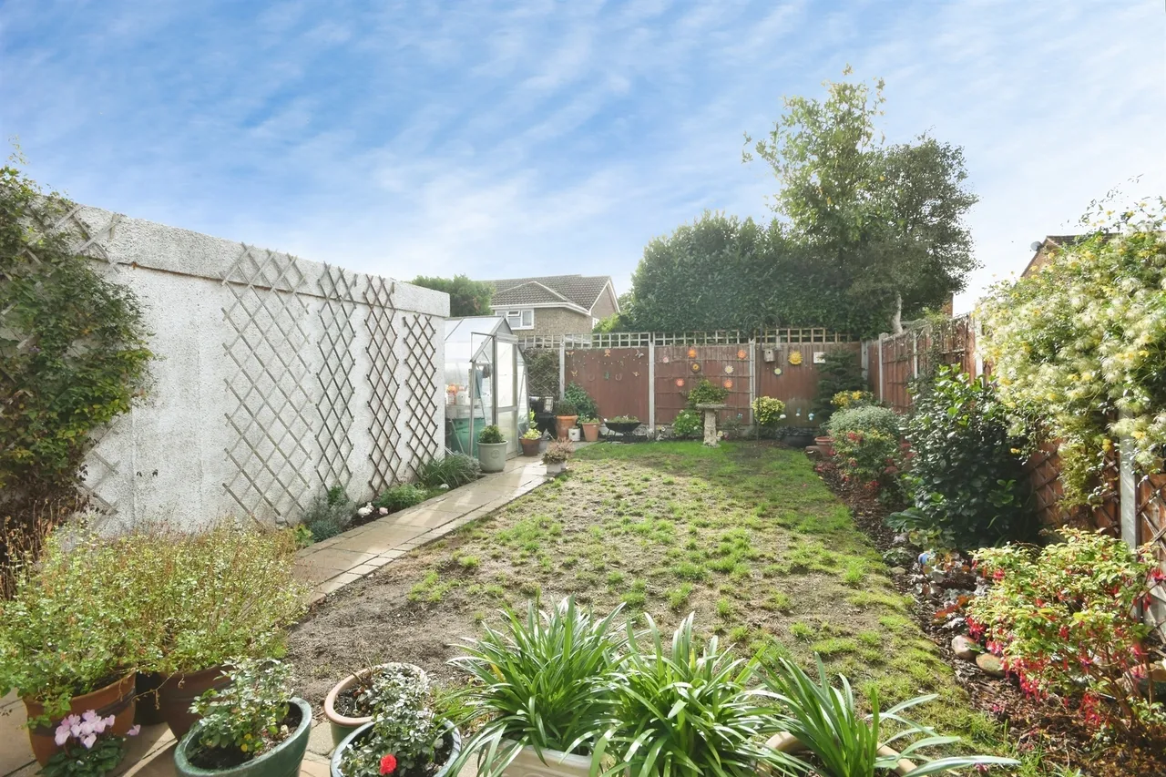 Magnolia Way, Pilgrims Hatch, CM15, photo 20