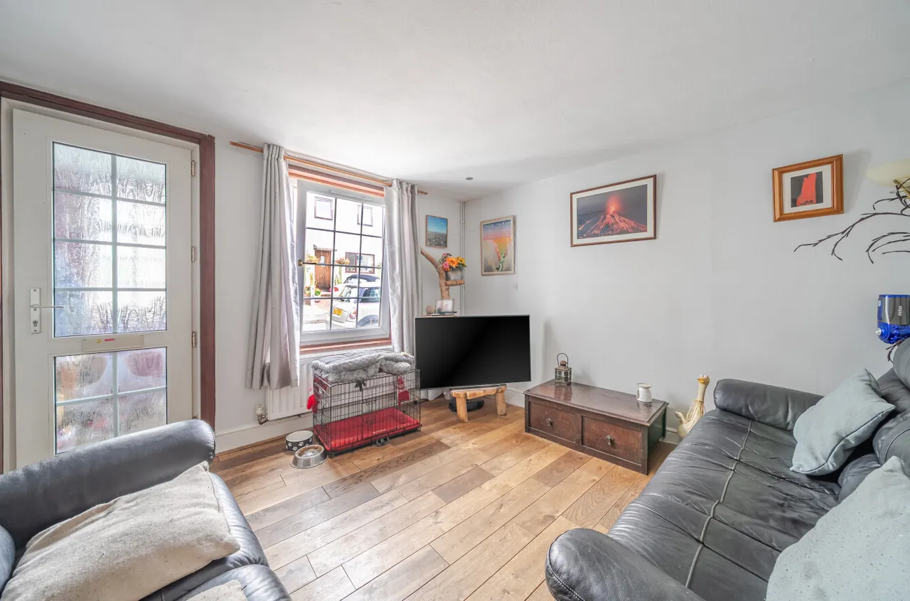 Vicarage Road, Alton, GU34, photo 2