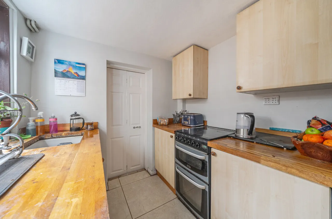 Vicarage Road, Alton, GU34, photo 4