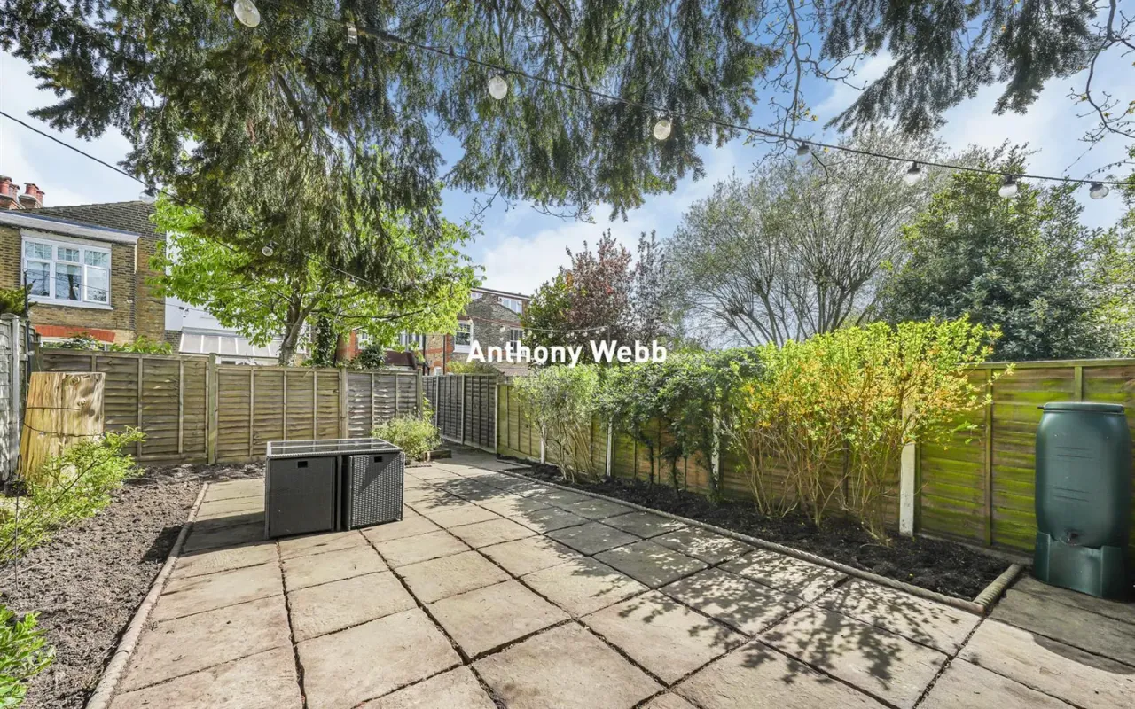 Lakeside Road, Palmers Green, N13, photo 3