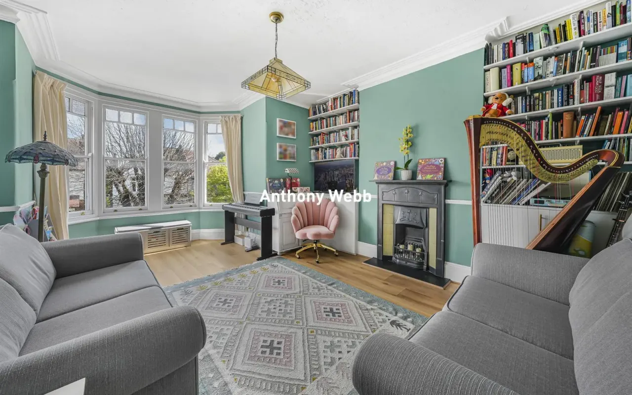 Lakeside Road, Palmers Green, N13, photo 2