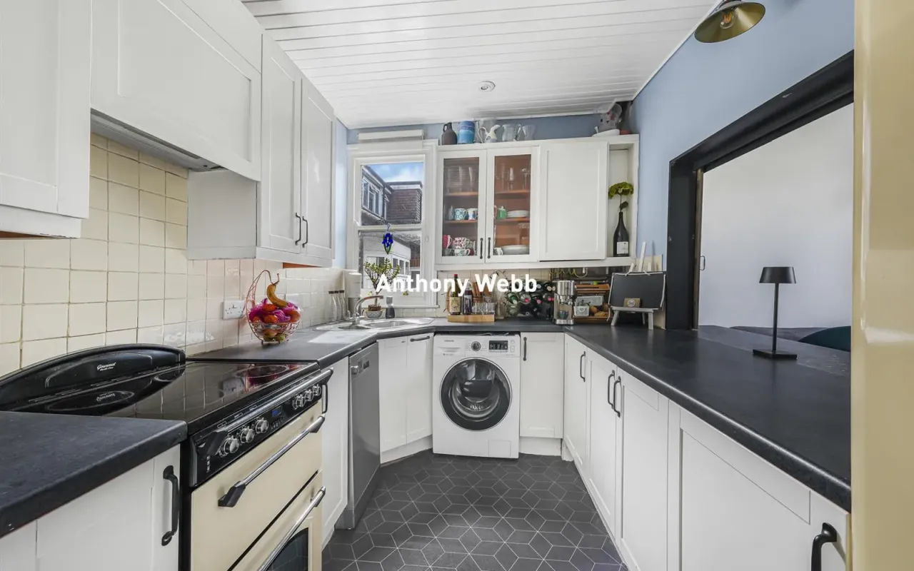 Lakeside Road, Palmers Green, N13, photo 11