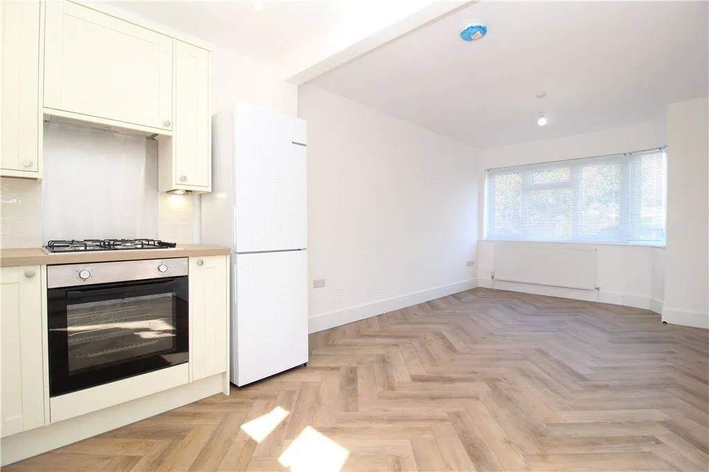 Longford Avenue, Feltham, TW14, photo 10