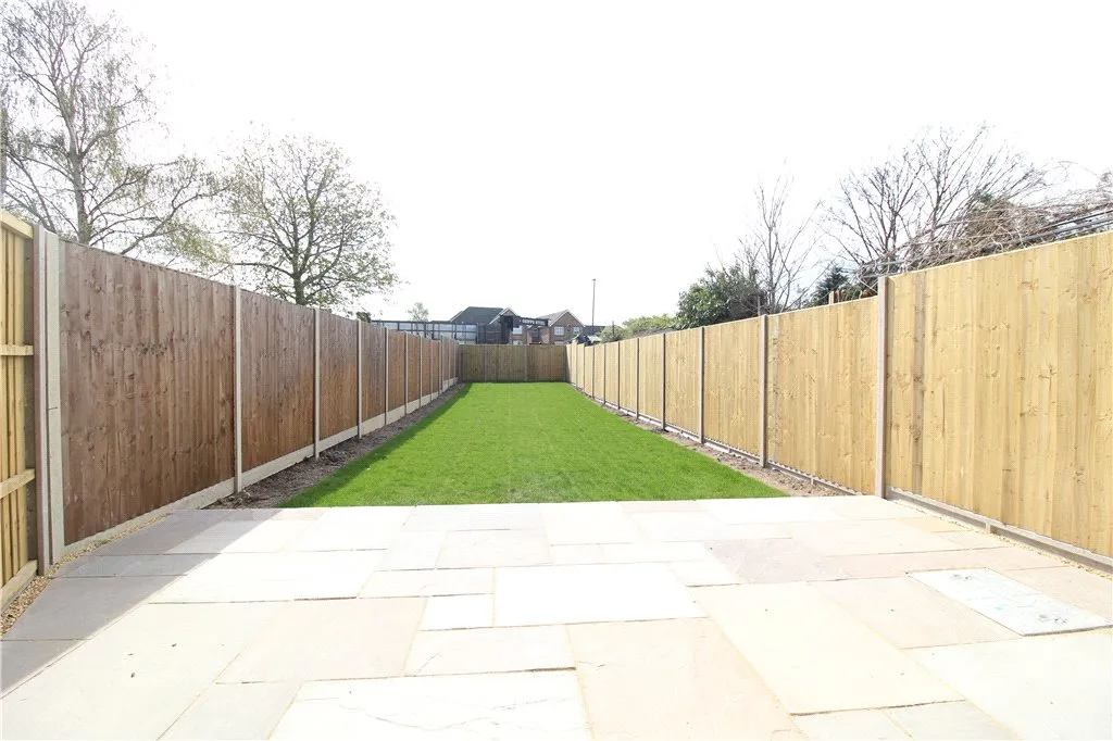 Longford Avenue, Feltham, TW14, photo 15