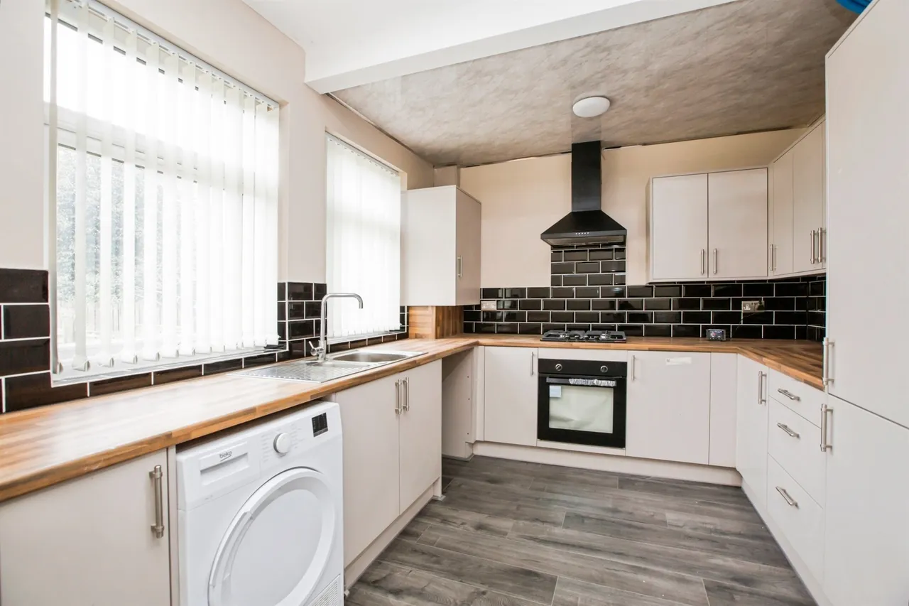 2 bed house for sale, Grove Park, Halifax, HX3