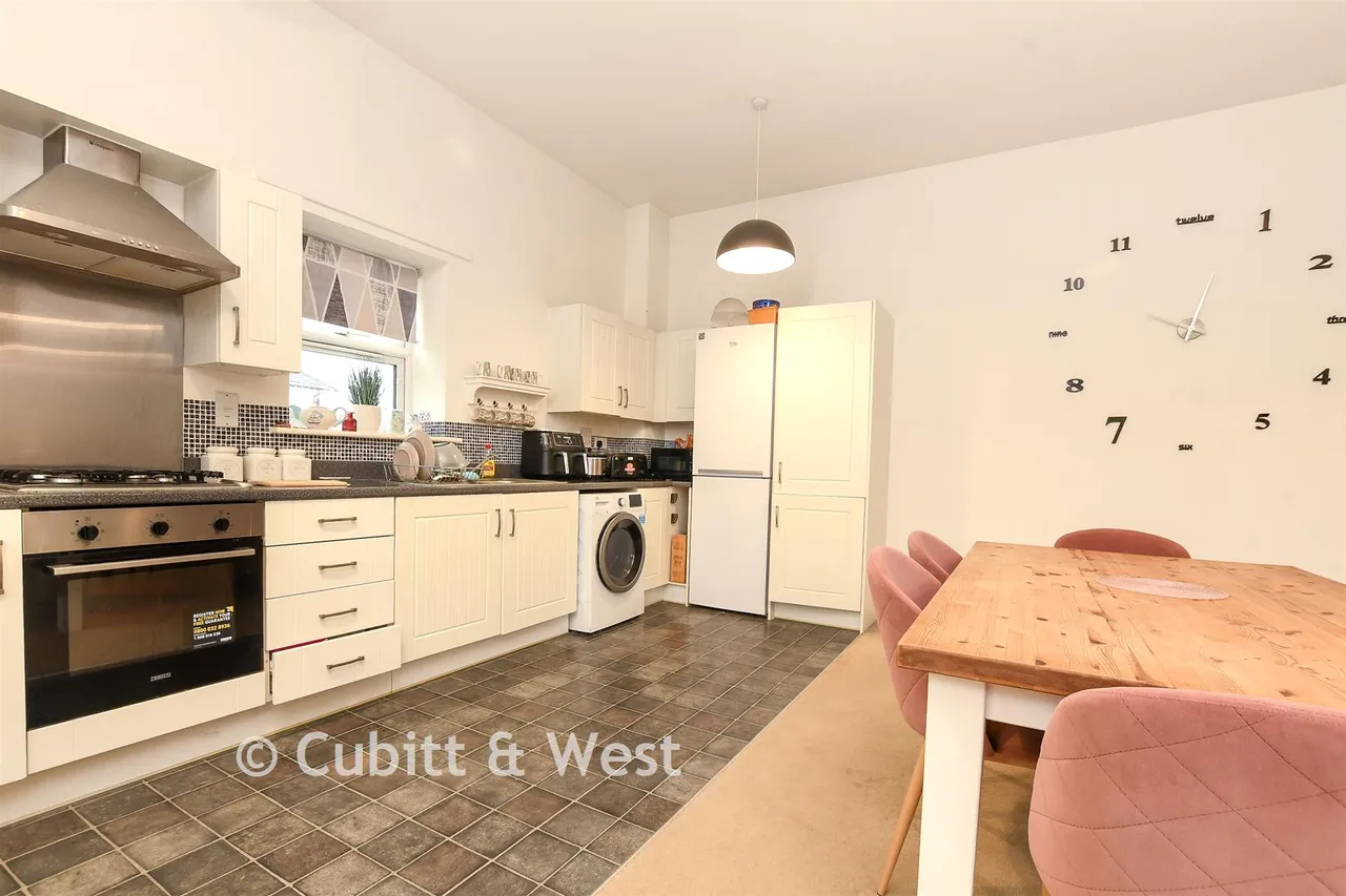 Roman Lane, Southwater, RH13, photo 5