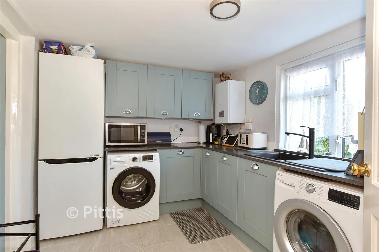 Branstone, Sandown, PO36, photo 6
