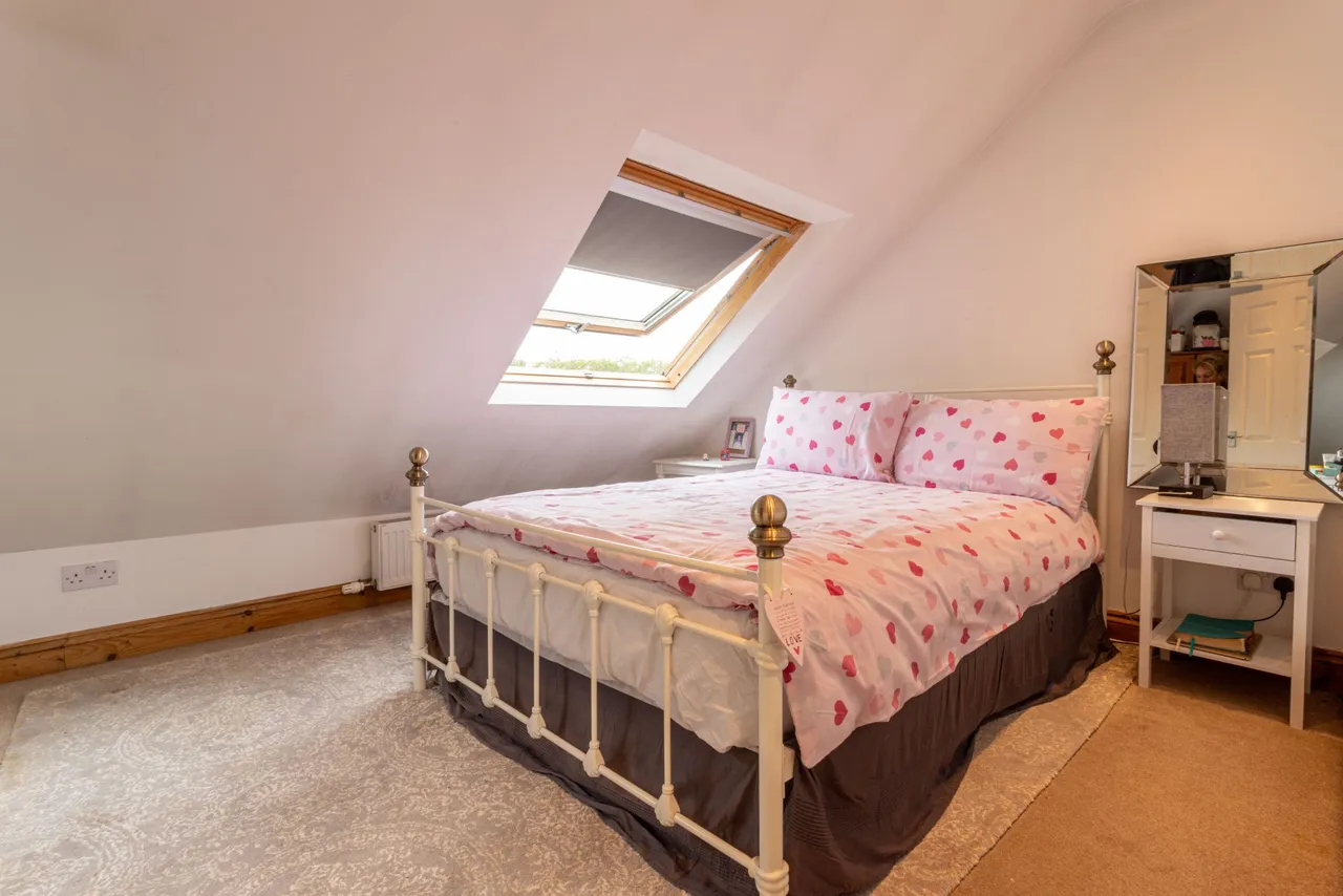 The Warren Chalky Lane, Dogmersfield, Hook, RG27 8TG, photo 18