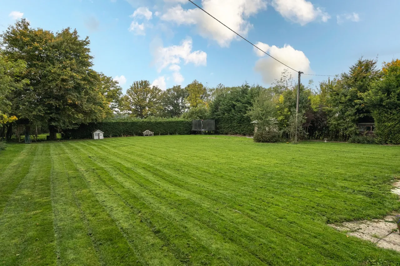 The Warren Chalky Lane, Dogmersfield, Hook, RG27 8TG, photo 19