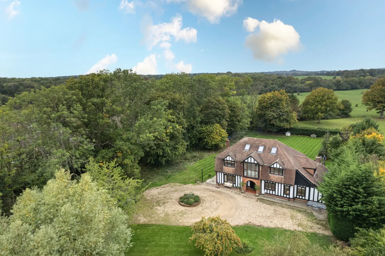 The Warren Chalky Lane, Dogmersfield, Hook, RG27 8TG, photo 20