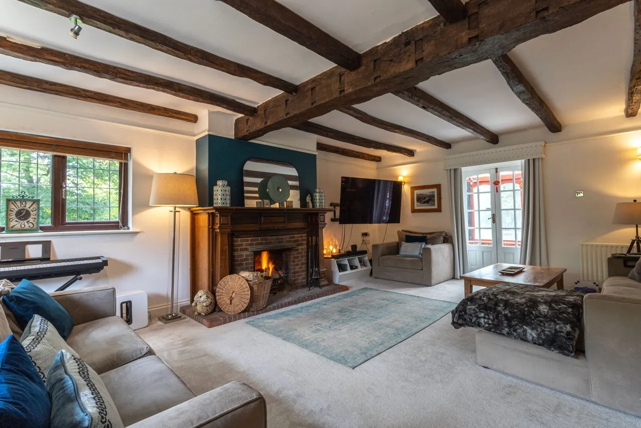 The Warren Chalky Lane, Dogmersfield, Hook, RG27 8TG, photo 3