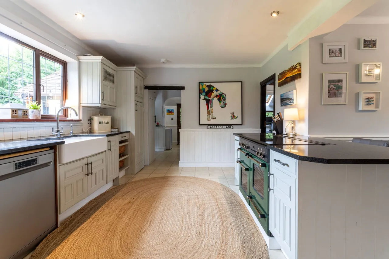 The Warren Chalky Lane, Dogmersfield, Hook, RG27 8TG, photo 6