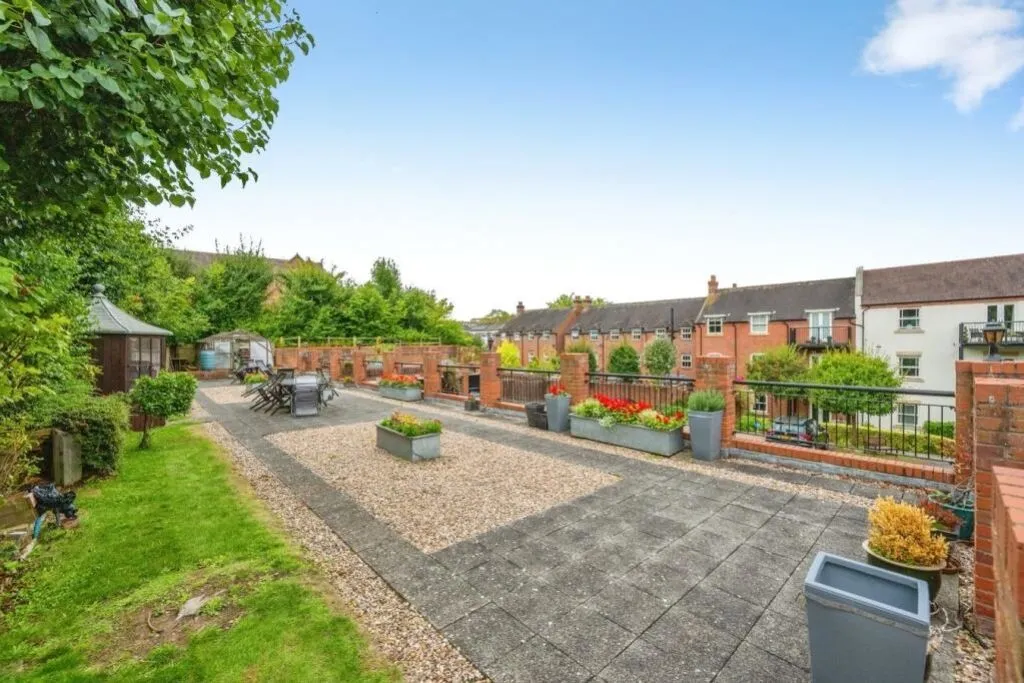 Burton Street, Tutbury, DE13, photo 13