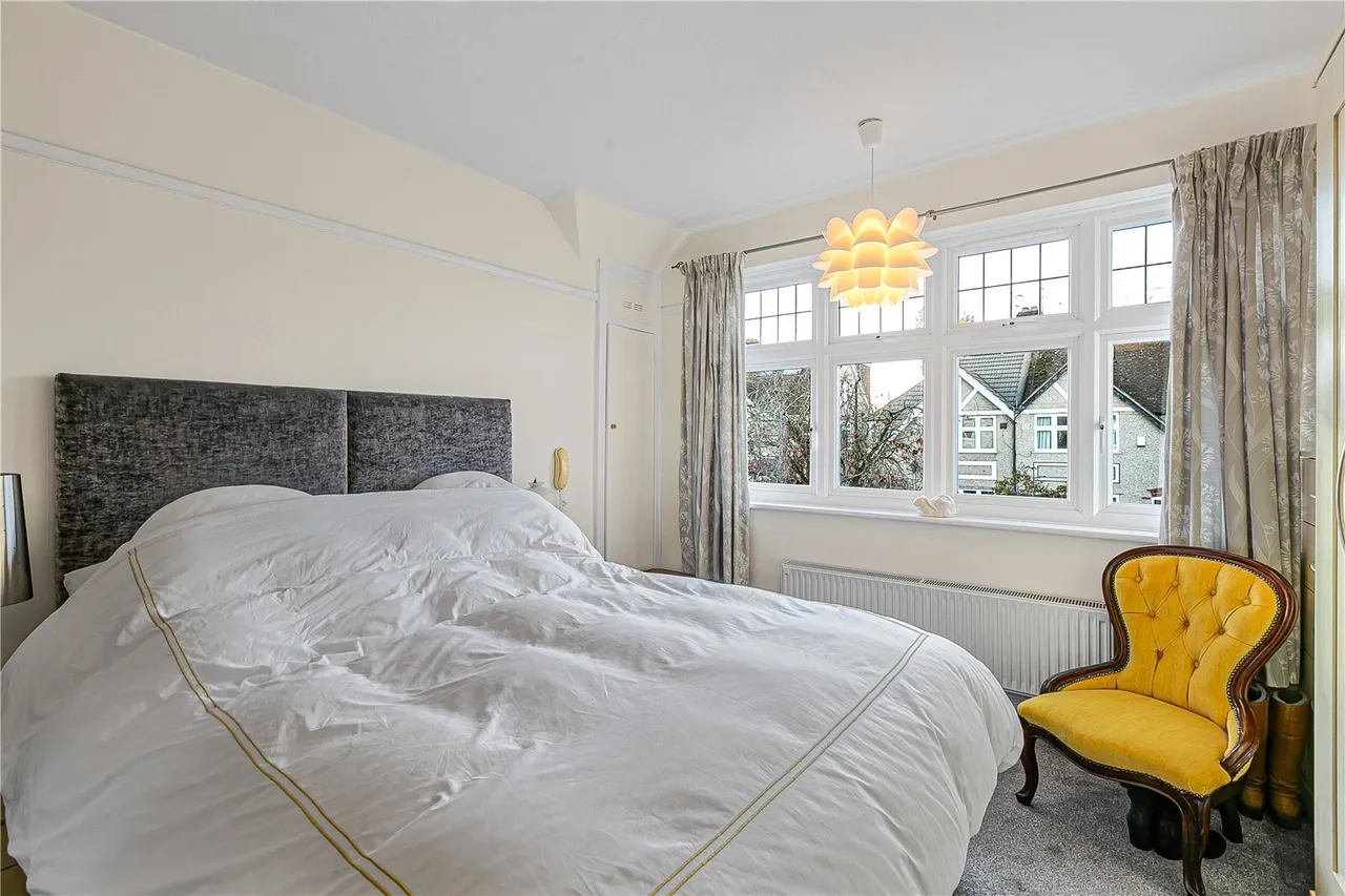 Rydal Gardens, Whitton, TW3, photo 13