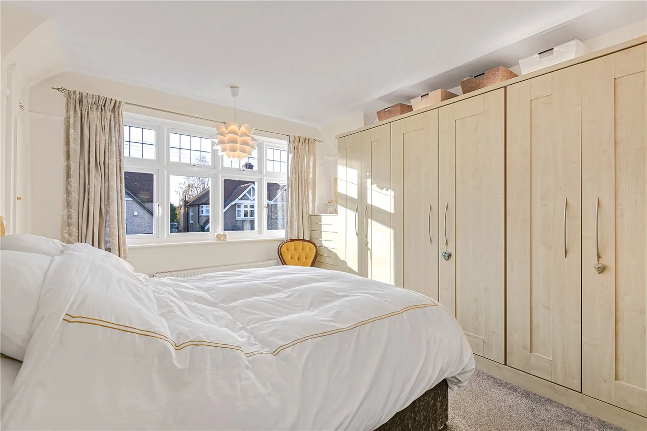 Rydal Gardens, Whitton, TW3, photo 4