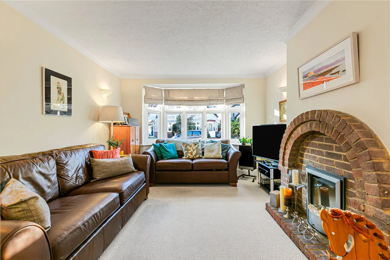 Rydal Gardens, Whitton, TW3, photo 2