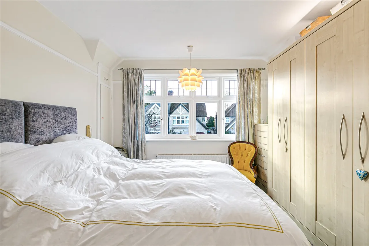 Rydal Gardens, Whitton, TW3, photo 12