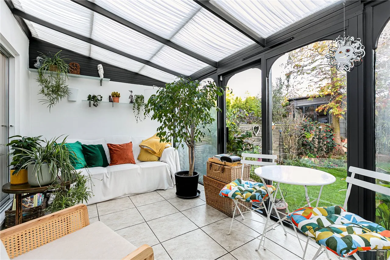 Rydal Gardens, Whitton, TW3, photo 11