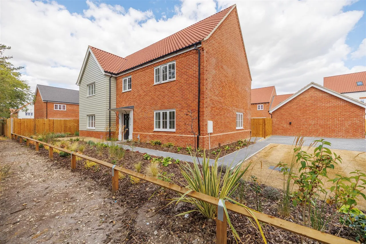 5 bed house for sale, Gatekeeper Green, Reydon, IP18