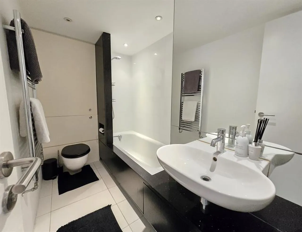 Woodfield Road, Altrincham, photo 9