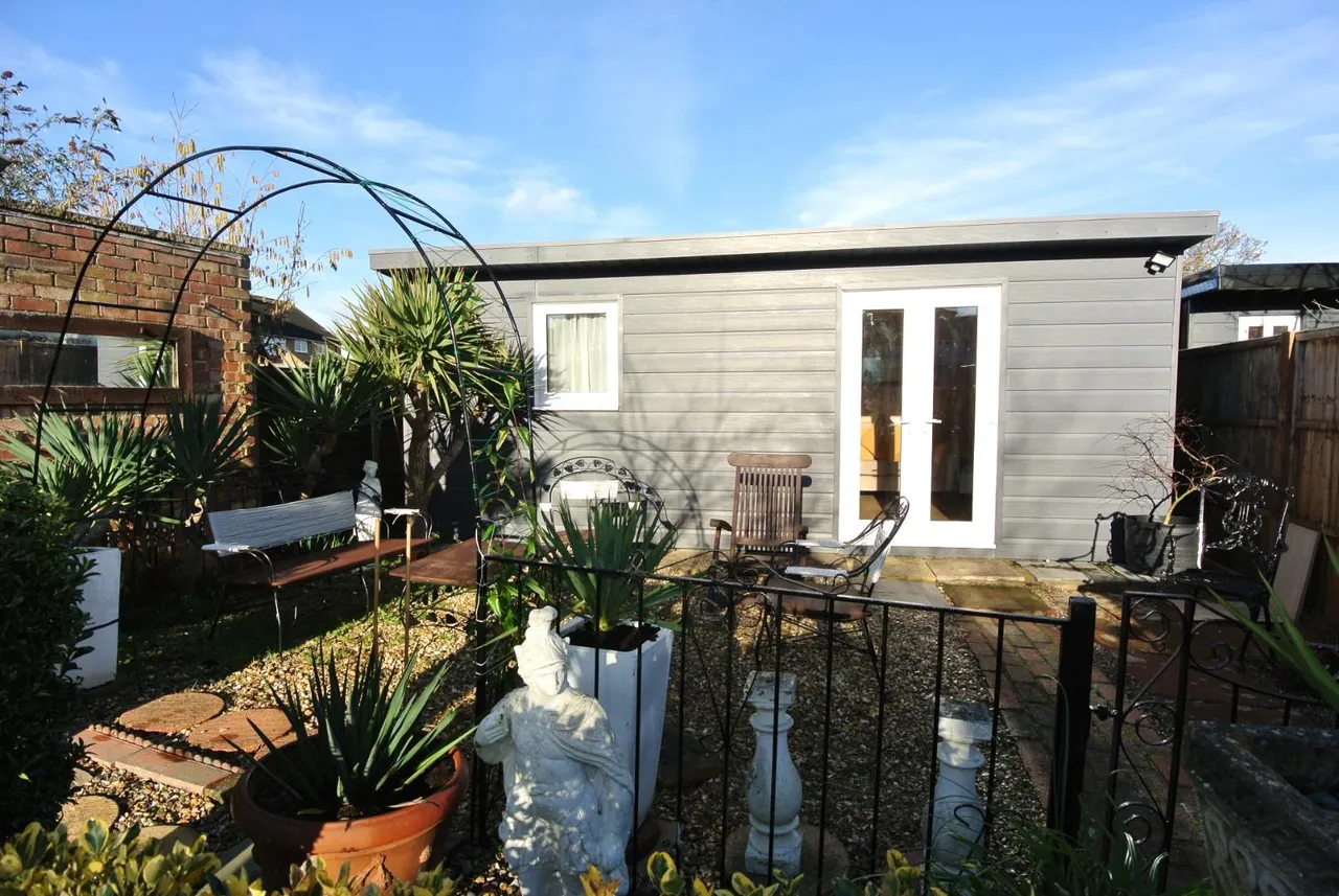Gilmore Crescent, Ashford, Surrey, TW15 2DB, photo 18
