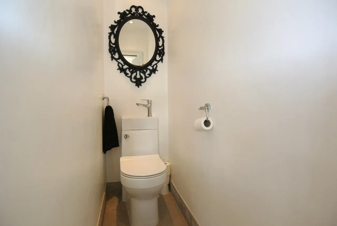 Gilmore Crescent, Ashford, Surrey, TW15 2DB, photo 9