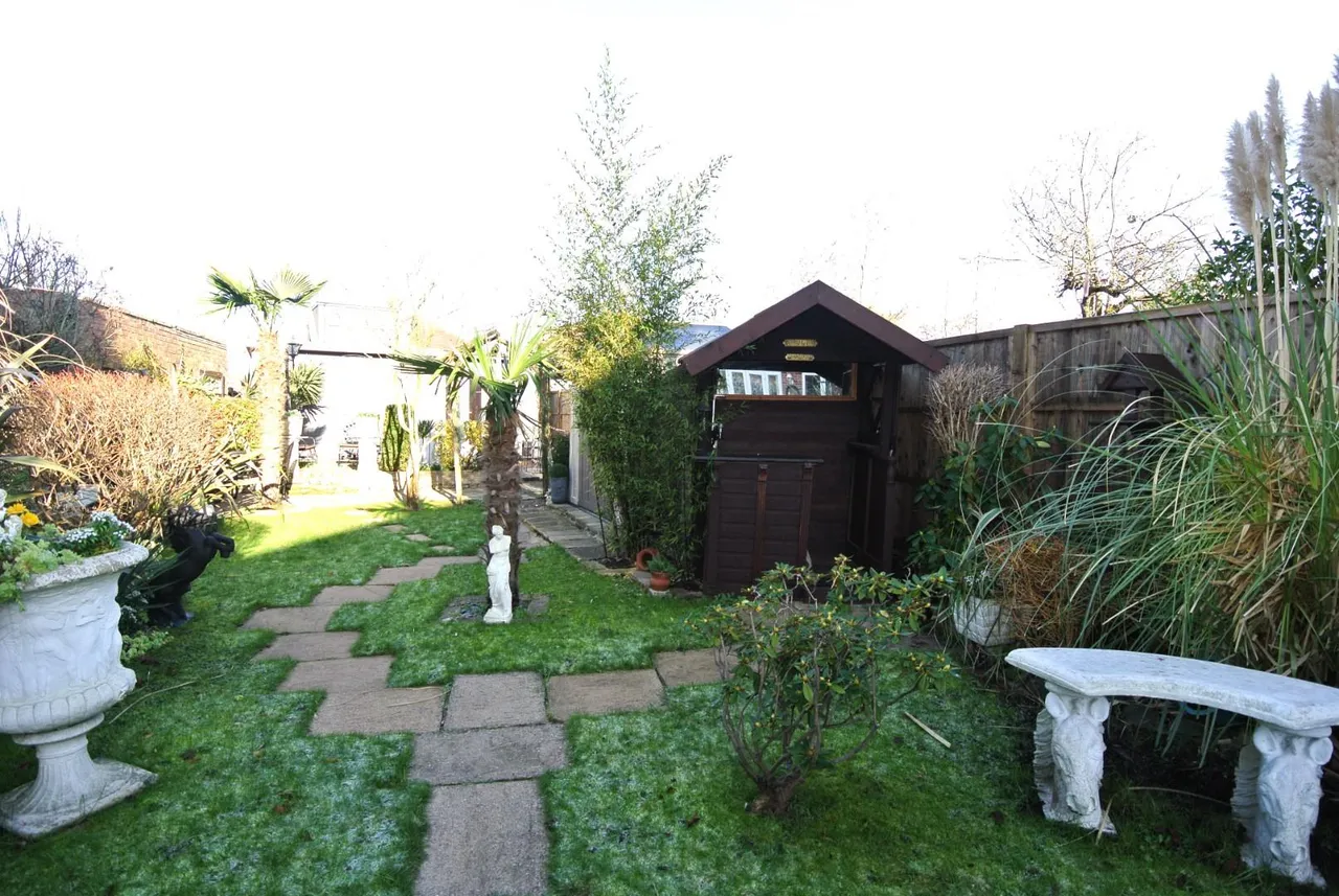 Gilmore Crescent, Ashford, Surrey, TW15 2DB, photo 17