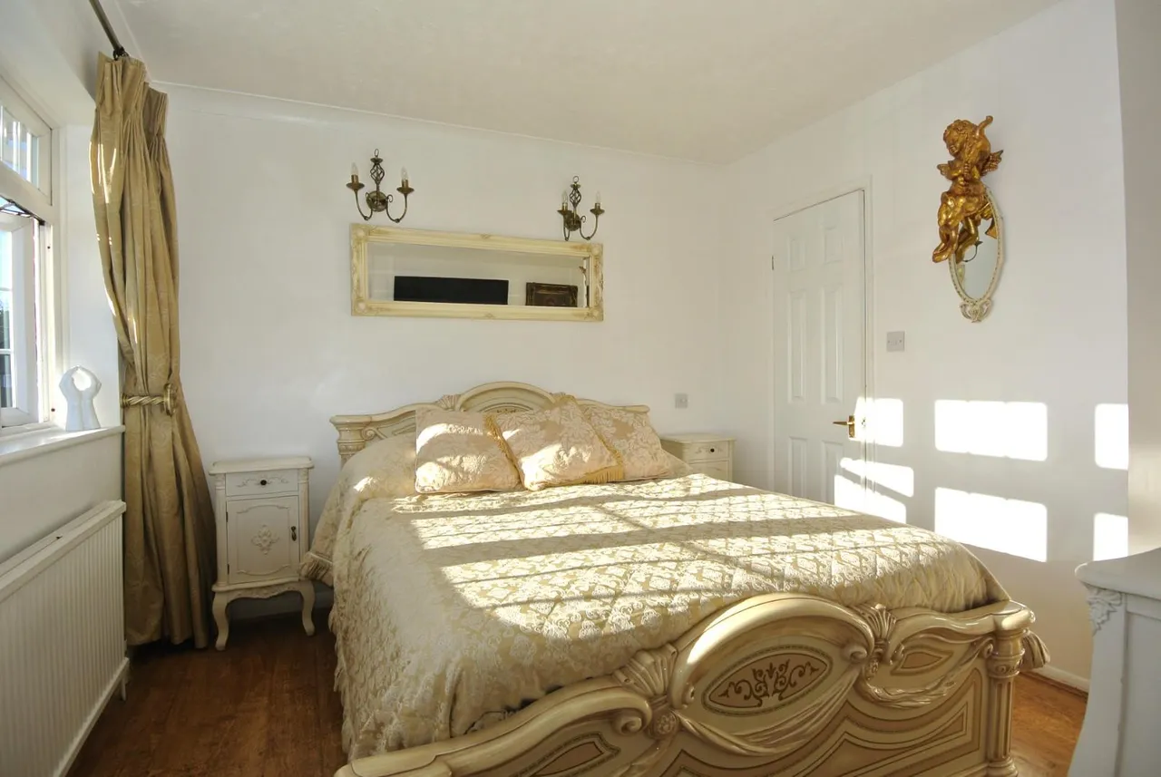 Gilmore Crescent, Ashford, Surrey, TW15 2DB, photo 10
