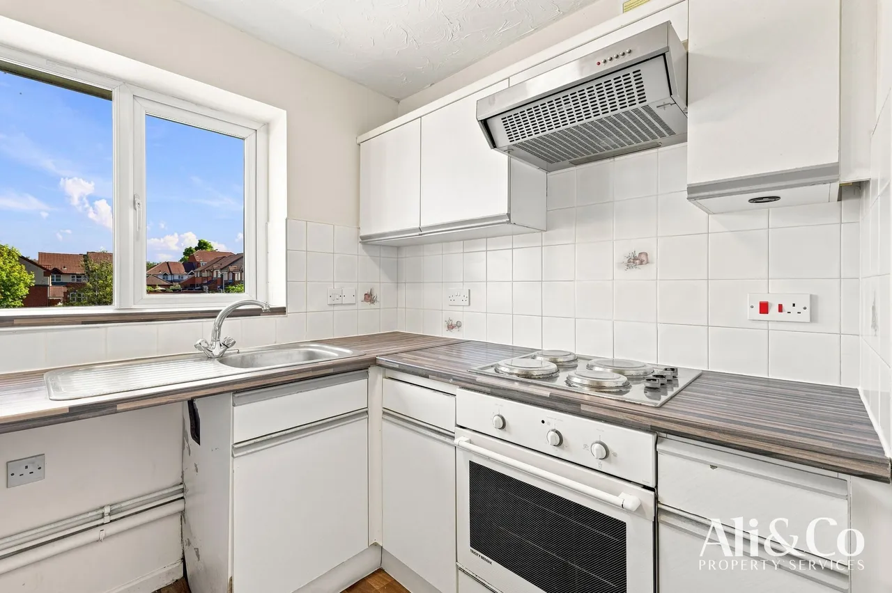 Caravel Close, Grays, Essex, RM16 6QB, photo 4