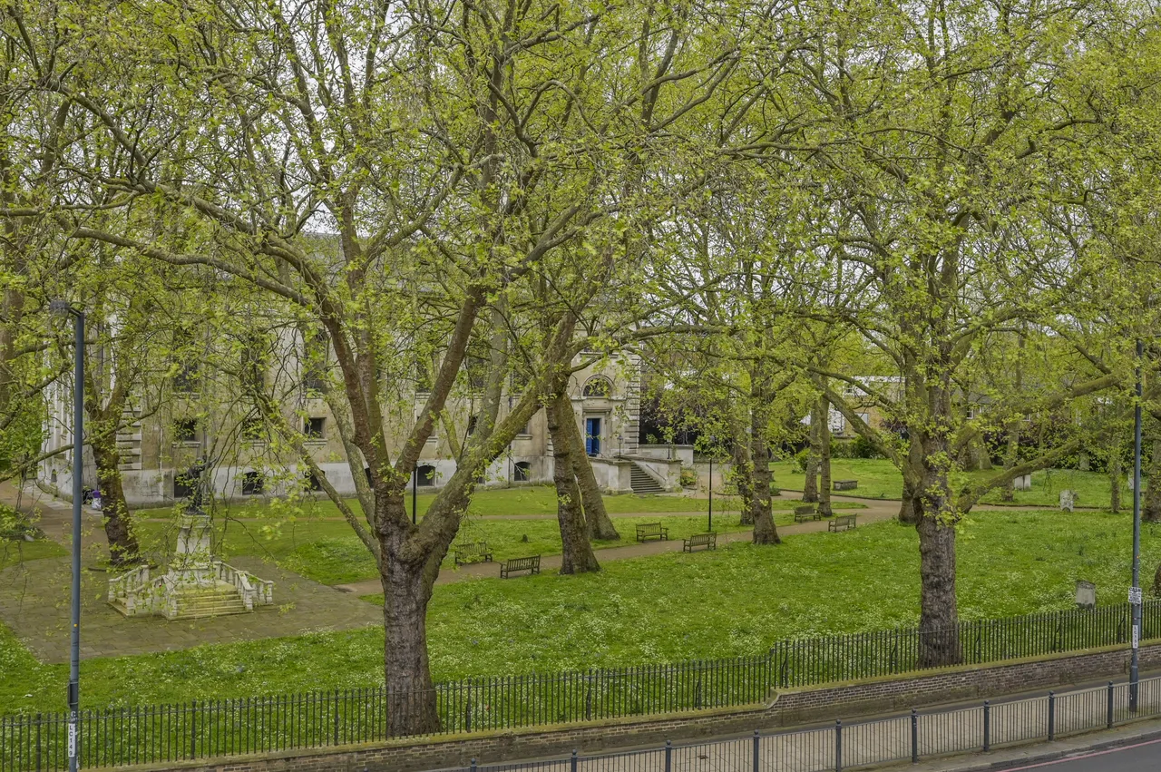 London, E14, photo 17