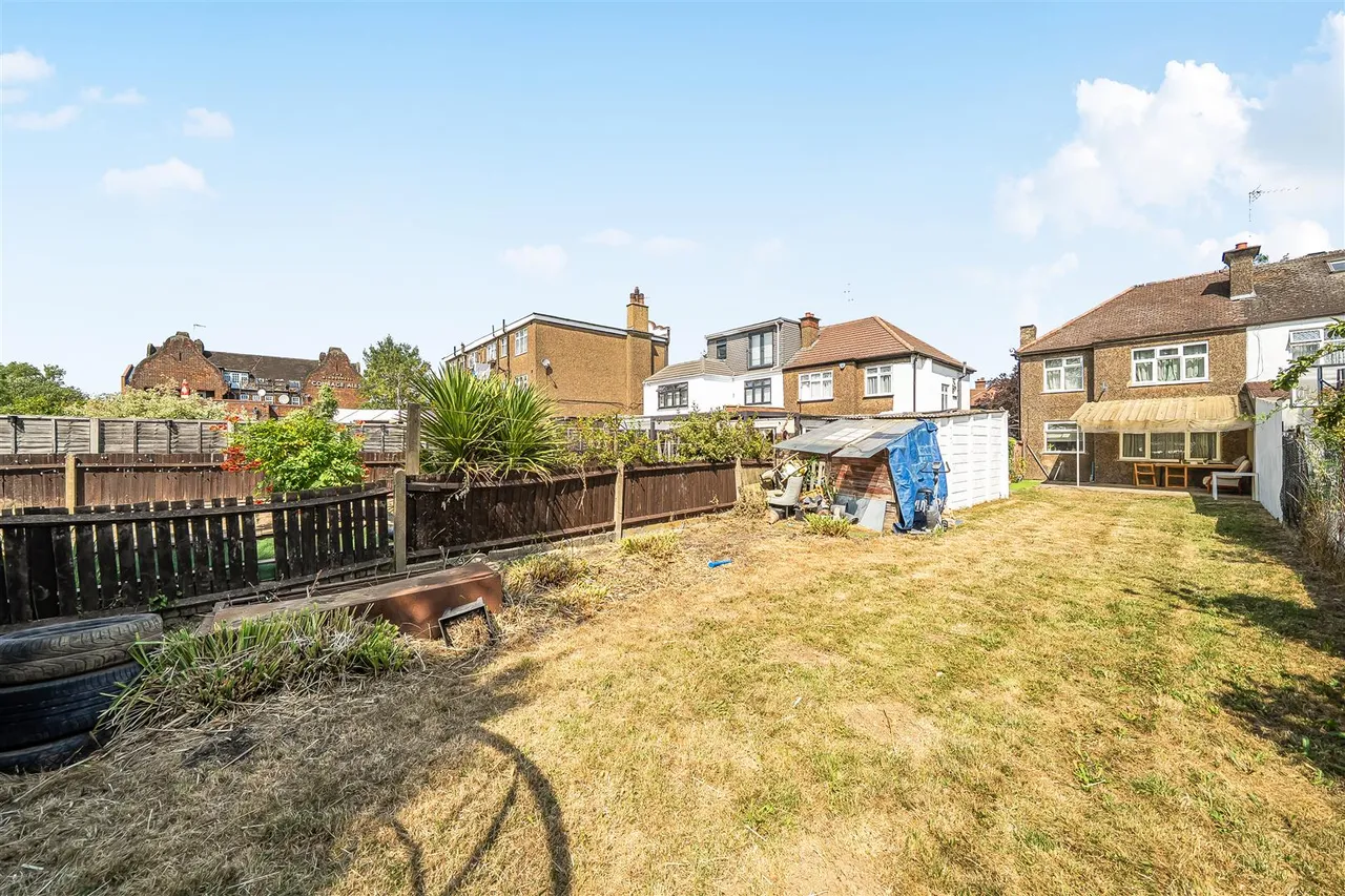 Windermere Avenue, Wembley, photo 10