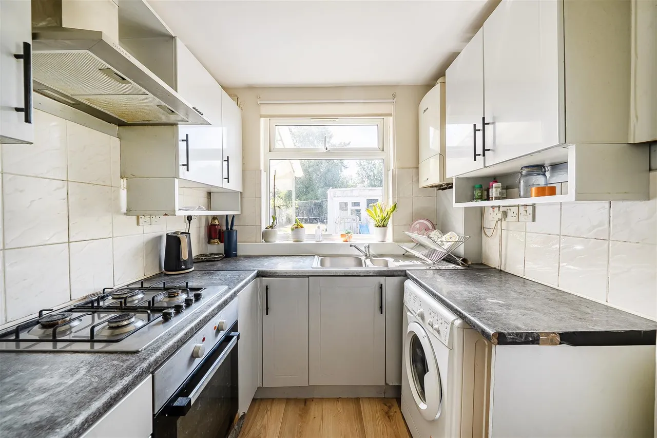 Windermere Avenue, Wembley, photo 3