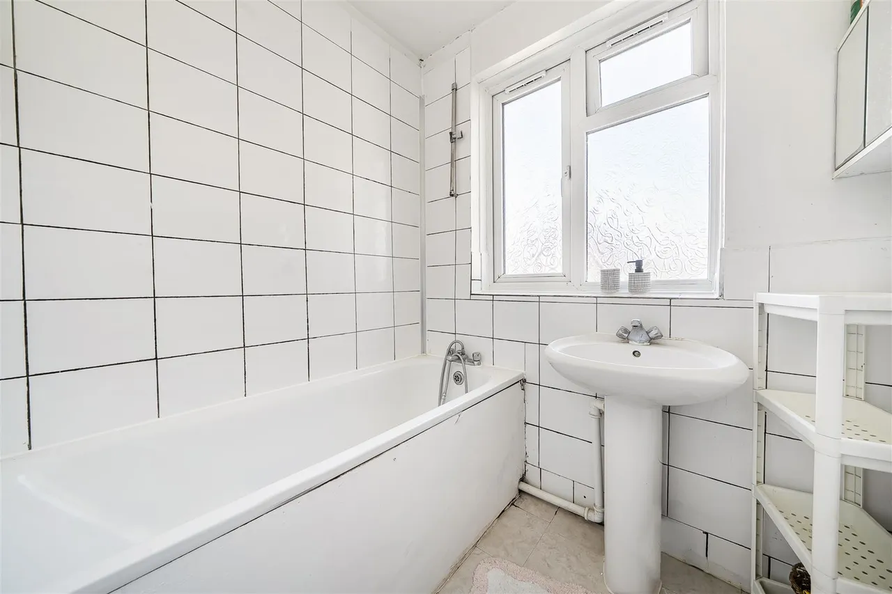 Windermere Avenue, Wembley, photo 8